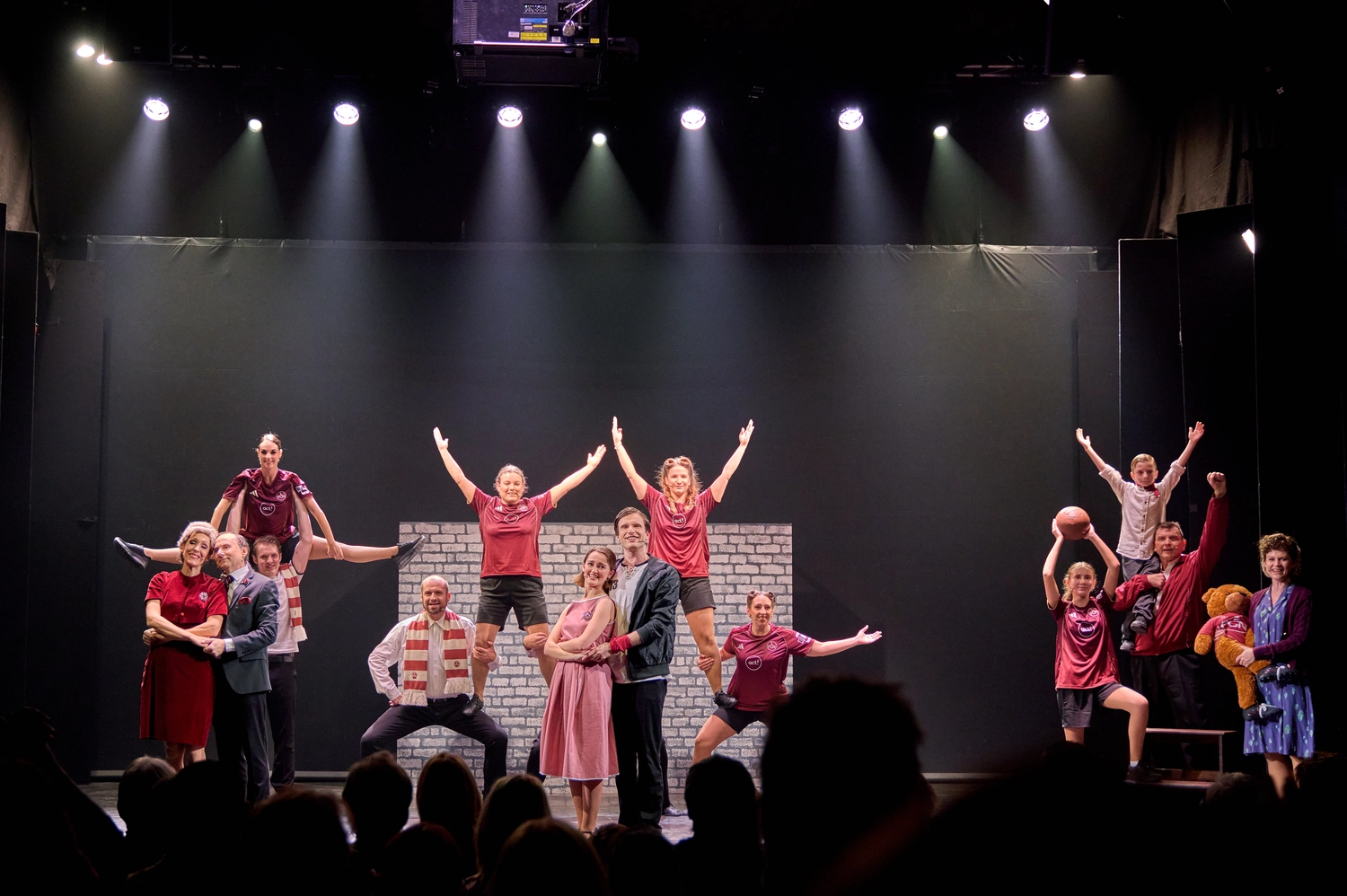 Schöne Dame mit Hund